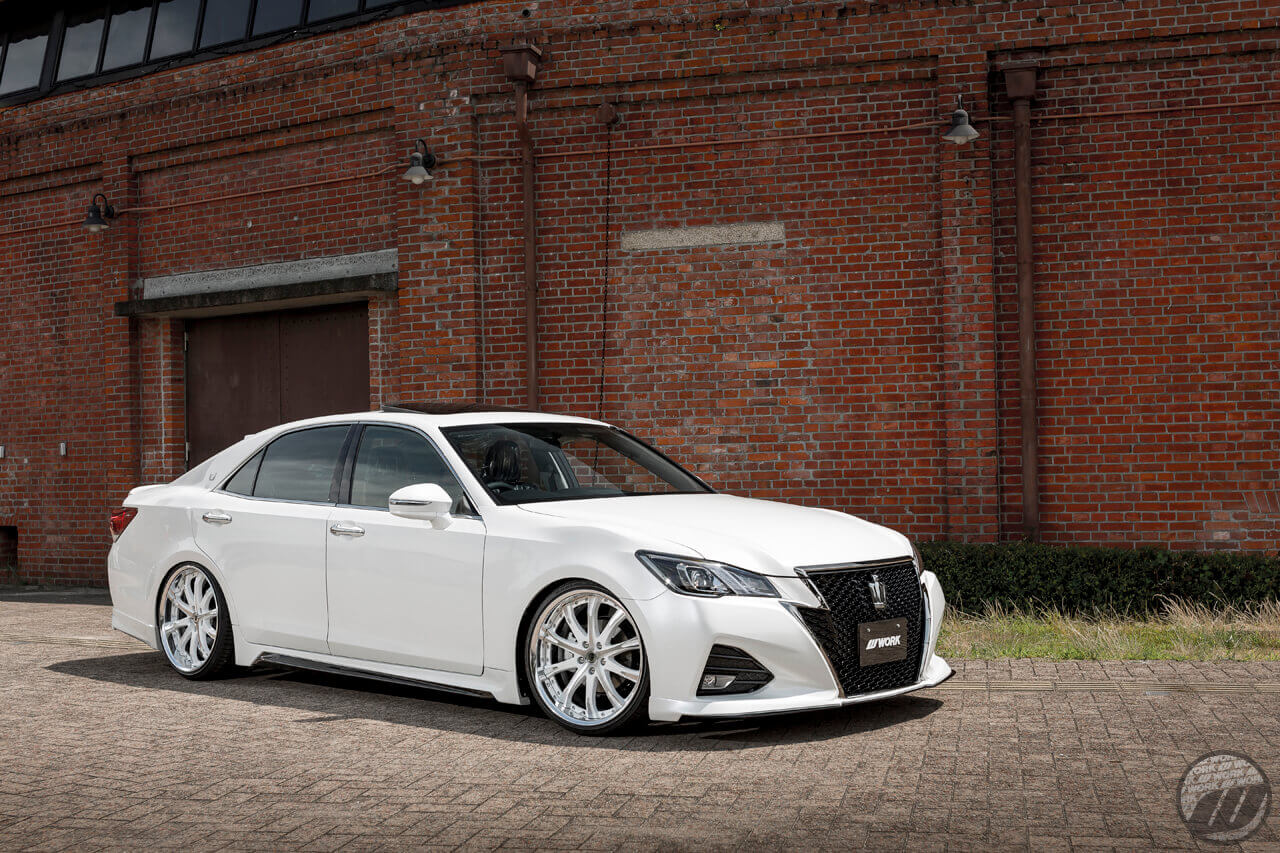 Toyota crown gs136